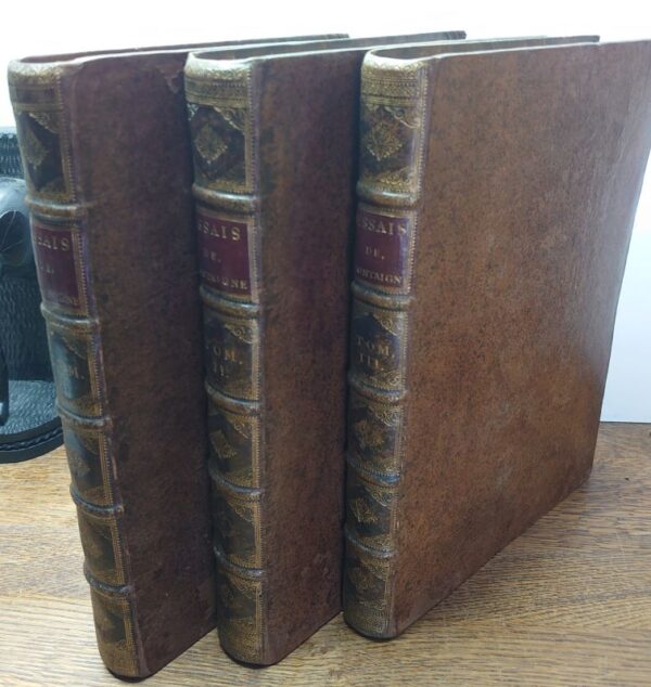 MONTAIGNE Michel de. Les Essais. 1725. Trois volumes reliés.